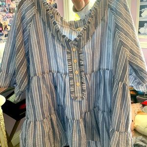 Size large boutique top